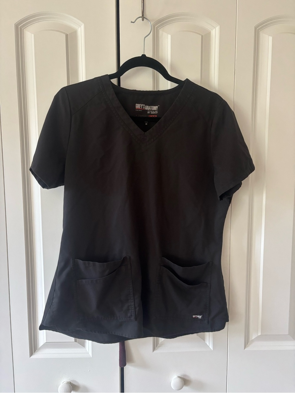 Grey's Anatomy Women's V-Neck Scrub Top in Black